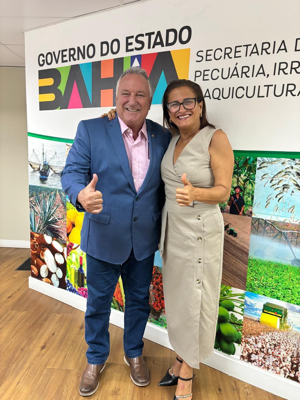 Prefeita Kitty ao lado Ronaldo Carletto, presidente do AVANTE Bahia.